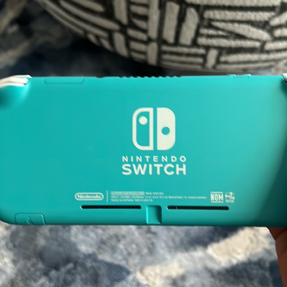 Nintendo switch - Picture 2 of 2